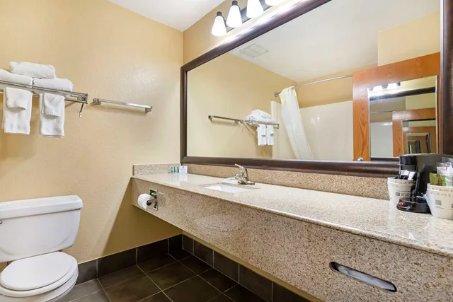 جناح بسريرين كوين مع أريكة، Best Western Locust Grove Inn & Suites 3/3