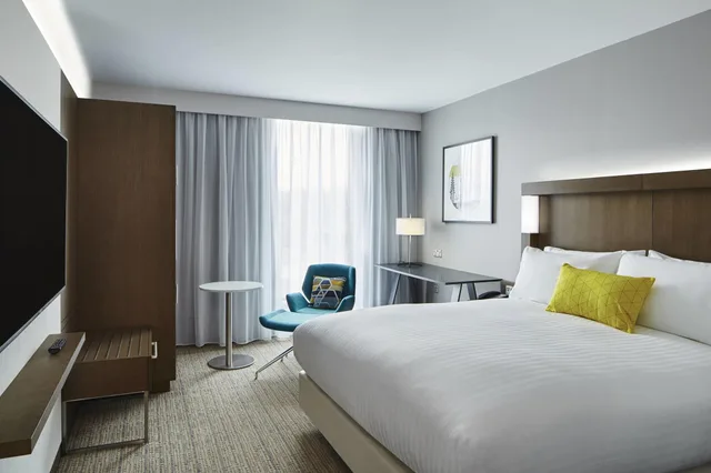 غرفة تنفيذية بسرير كينج، Courtyard By Marriott Oxford South 2/4