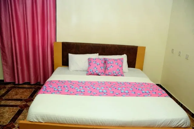 غرفة كلاسيكية بسرير كوين، De Haven Suites 1/2