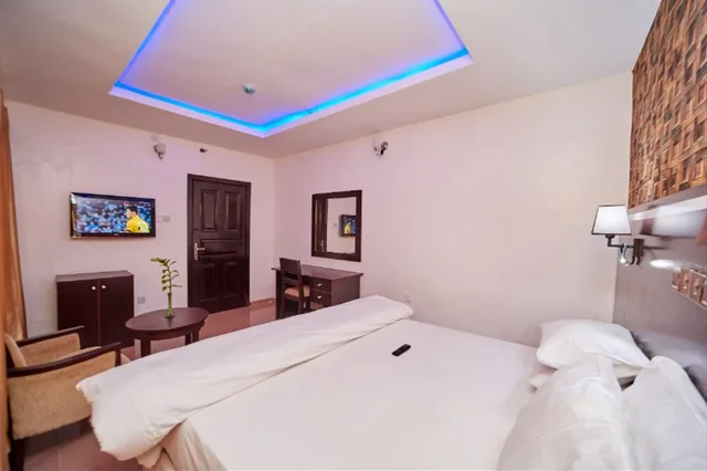 جناح رئاسي بسرير كوين، Eemjm Hotels And Suites Limited 2/4
