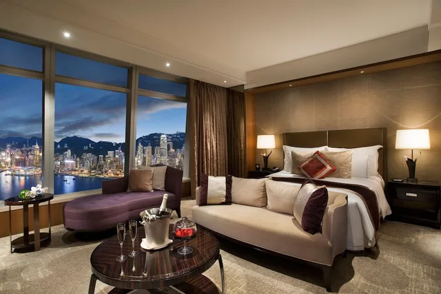غرفة غراند بسرير كينج للمدخنين، The Ritz Carlton Hong Kong 1/8