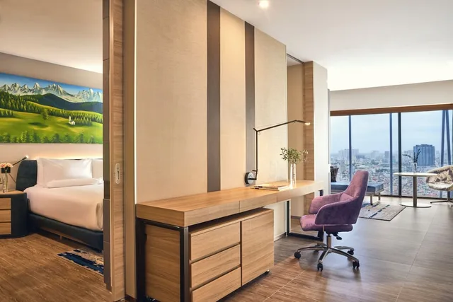 Executive, Suite, King Bed, City View, Club Lounge Access, Novotel Hanoi Thai Ha 5/9