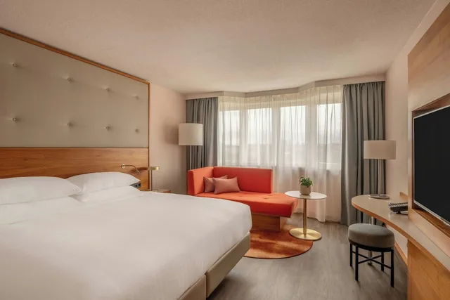 Superior, King Bed, Park View, Vienna Marriott Hotel 1/10