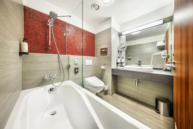 غرفة ديلوكس بسرير مزدوج بشرفة، Wellness Hotel Diamant (ex Relaxacni A Regeneracni Centrum) 9/10