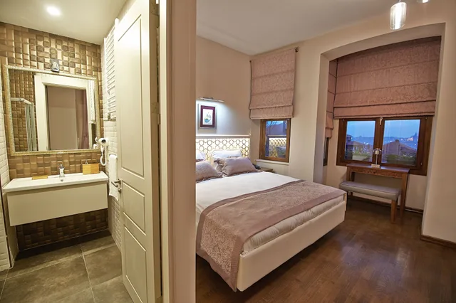 غرفة ديلوكس بسريرين منفصلين مع أريكة، Arart Hotel 3/6