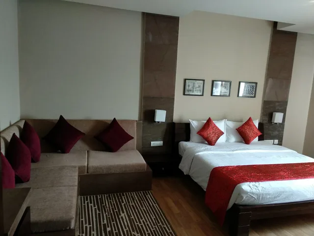 غرفة ديلوكس بسرير كينج، Ramada by Wyndham Ajmer 3/8