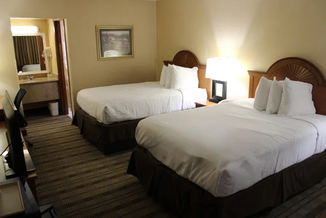 Room, 2 Double Beds, Smoking, Rodeway Inn Lynchburg, VA 2/2