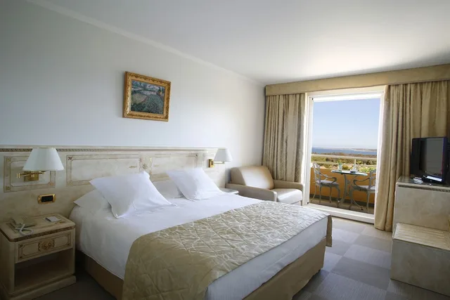 Comfort, King Bed, Mountain and Sea View، Hotel Corsica 2/9