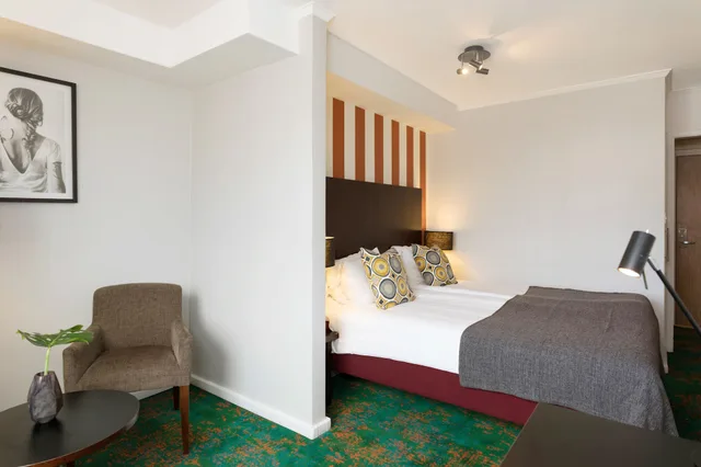 غرفة كلاسيكية بسرير كوين مع أريكة، Profilhotels Garden 1/6