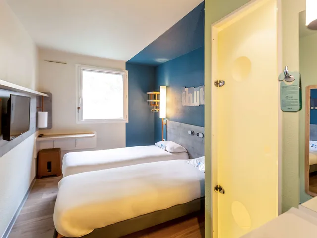 غرفة بسريرين منفصلين، Ibis Budget Versailles Trappes 4/6