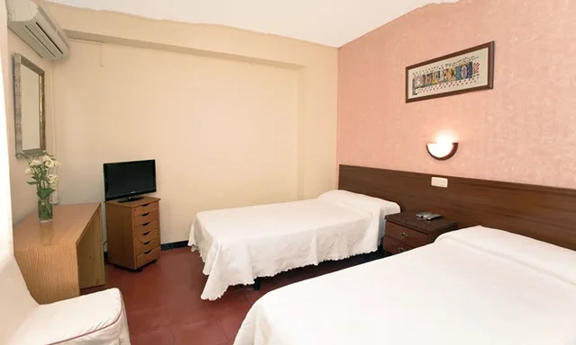 غرفة بسرير مزدوج، Hostal Tropical 3/4