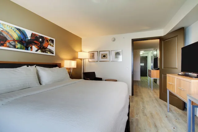غرفة قياسية بسرير كينج لذوي الإعاقة، Holiday Inn Peoria At Grand Prairie 1/2