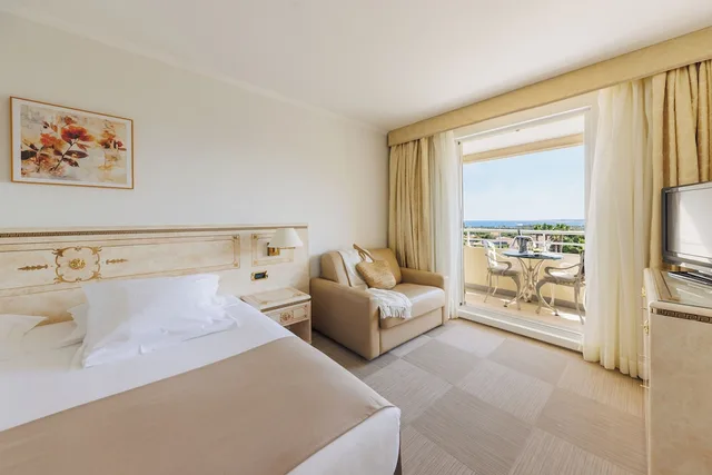 Comfort, King Bed, Mountain and Sea View، Hotel Corsica 1/9