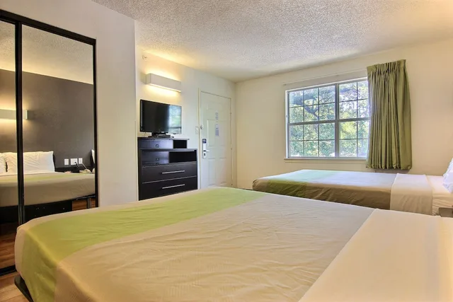 غرفة قياسية بسريرين مزدوجين، Studio 6 Extended Stay - Austin, TX - Northwest 6/10