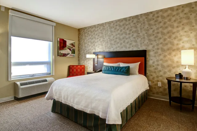 جناح بسرير كوين لذوي الإعاقة، Home2 Suites By Hilton West Edmonton Alberta Canada 3/10