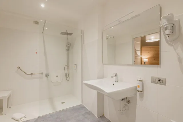 جناح عائلي بشرفة، Hotel Calabona 5/6