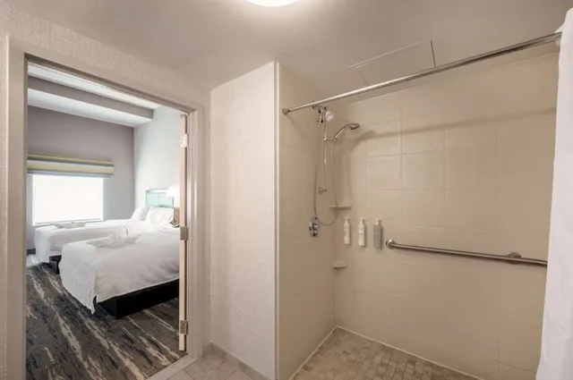 استوديو بسرير كينج، Hampton Inn & Suites Poughkeepsie 5/7