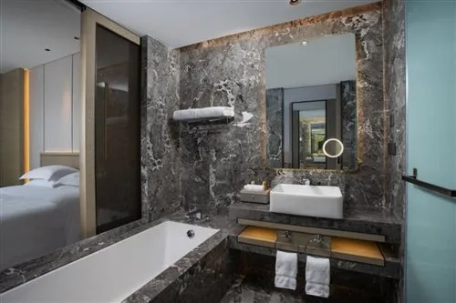 Executive, King Bed, Ramada Plaza by Wyndham Xiamen 1/1