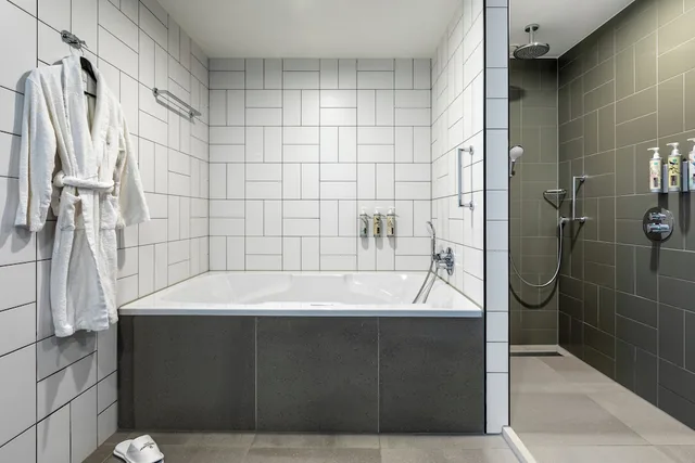 جناح ركني بسرير كينج بغرفة نوم واحدة، RENAISSANCE AMSTERDAM SCHIPHOL AIRPORT HOTEL 8/8