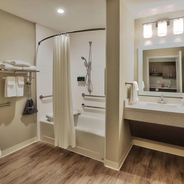 استوديو بسرير كينج بإطلالة على المدينة مع أريكة لذوي الإعاقة، TownePlace Suites by Marriott Albuquerque Old Town 4/6