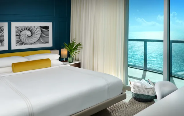 2 Bedrooms, Suite, 2 King Beds, Ocean Front، Sole Miami A Noble House Resort 1/2