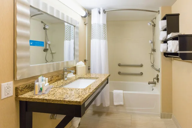 Room, King Bed, Ocean Front, Accessible، Hampton Inn Daytona Beach Beachfront 3/3