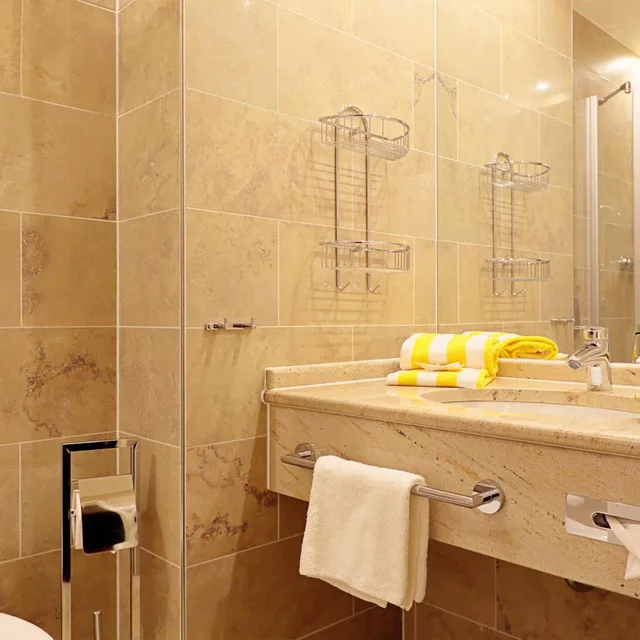 Room, Double Bed, Lake View, INSELHOTEL Potsdam-Hermannswerder 3/3