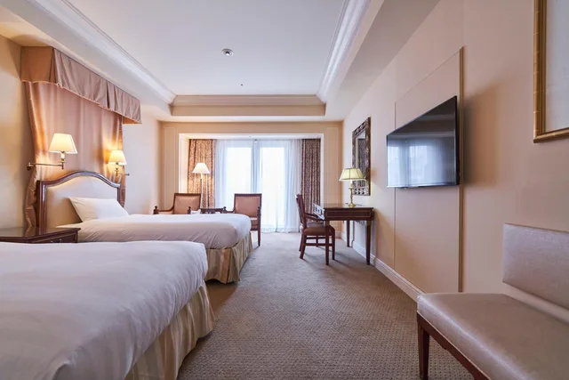 غرفة بسريرين منفصلين بشرفة، Hotel Grand Tiara Anjo 3/6