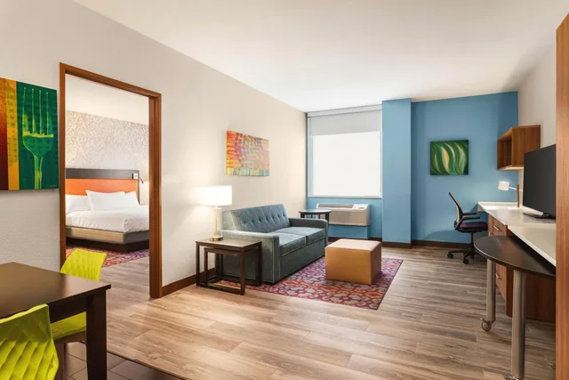 جناح بسرير كينج بغرفة نوم واحدة مع أريكة، Home2 Suites By Hilton Albuquerque/Downtown-University 3/7
