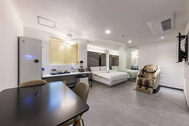 Vip, Prestige, King Bed، Hotel 24st Urban Brown Seosan Lake Park 3/9
