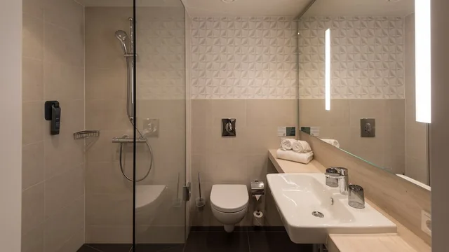 Standard, Twin Beds, Holiday Inn Hamburg Berliner Tor 5/5
