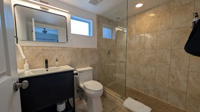 Queen Bed, Pool Side، Inn on the Drive 10/10