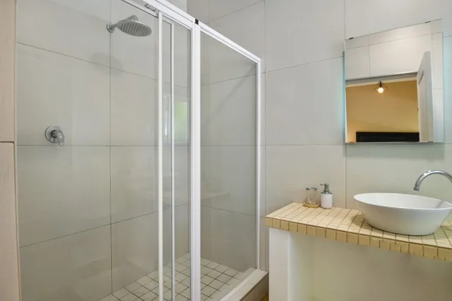 1 Bedroom, Sunset, Comfort, Queen Bed، Caza Beach Guesthouse 7/8
