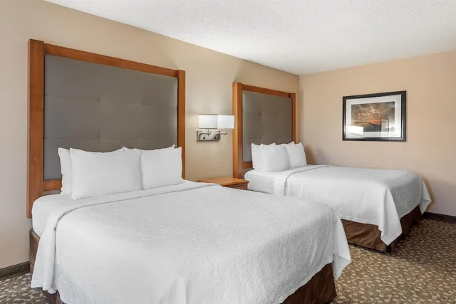 غرفة قياسية بسريرين كوين، Best Western Plus Oak Harbor Hotel & Conference Center 4/10