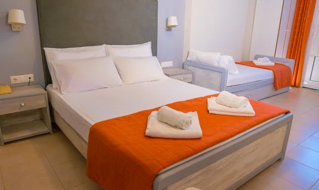 غرفة ثلاثية بإطلالة على الحديقة، Palatino Hotel 1/7