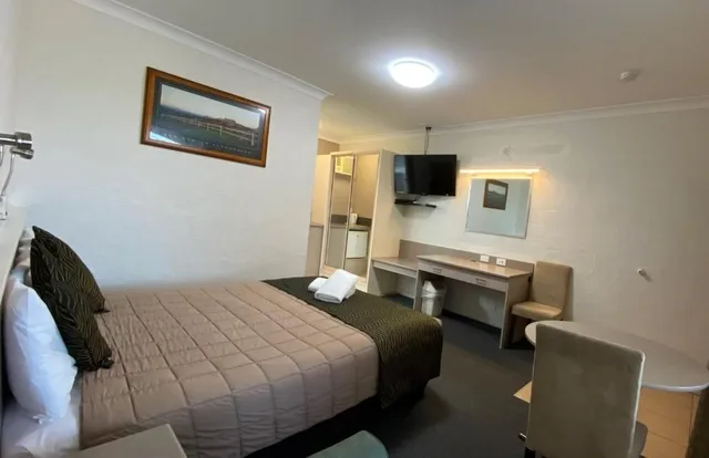 غرفة ديلوكس بسرير كوين، Sapphire City Motor Inn Inverell 2/2