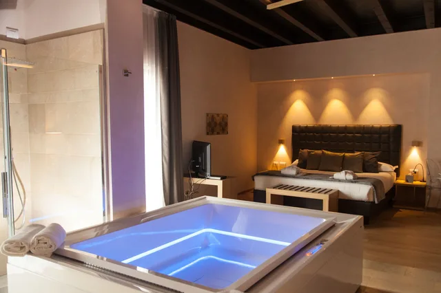 جناح بسرير كينج بحوض جاكوزي، Alba Palace Hotel 1/1