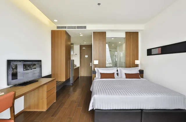 غرفة بريميوم سوبيريور بسرير مزدوج بإطلالة على الجبل بحوض استحمام، Eastin Tan Hotel Chiang Mai 1/7