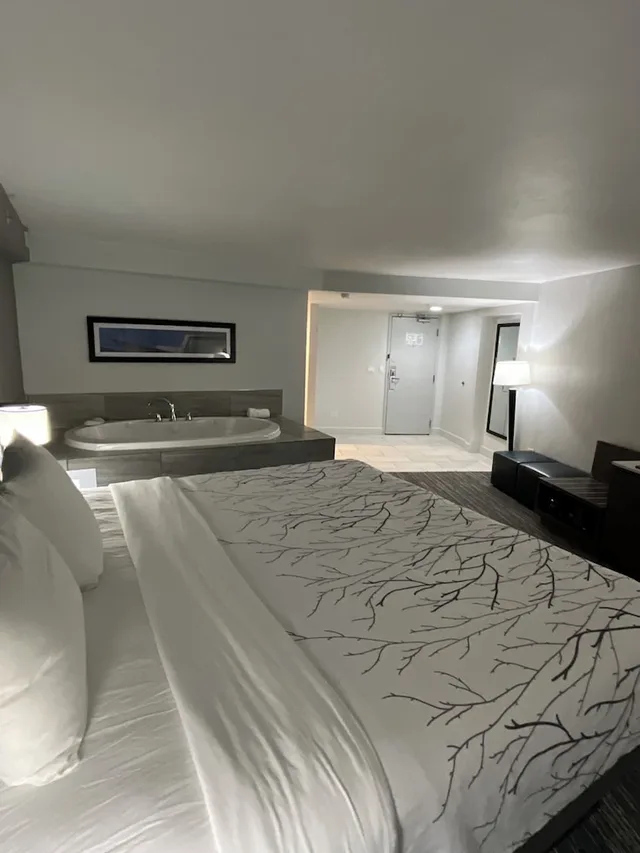 جناح بسرير كينج بشرفة، Best Western Denver East 3/8