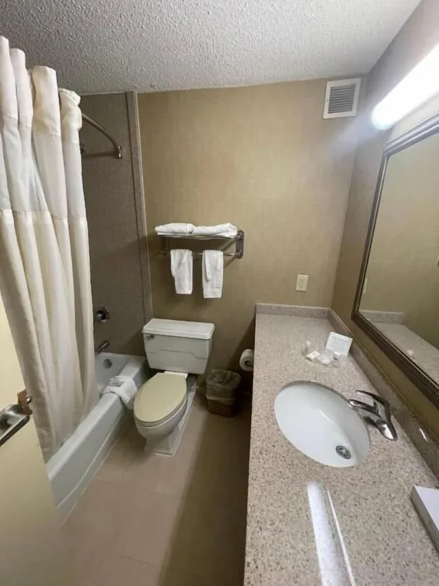 غرفة أساسية بسرير كوين، Budgetel Inn & Suites Atlanta 4/4