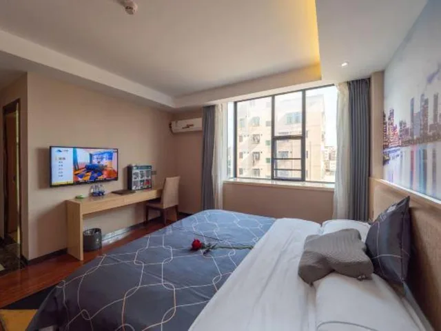 غرفة بسرير كوين، Chonpines Hotel (Shenzhen Gongming Honghuashan Metro Station) 1/5