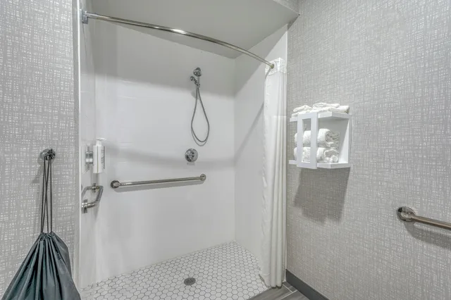 غرفة بسرير كينج لذوي الإعاقة، Hampton Inn New Philadelphia 3/3
