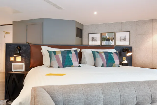 جناح بسرير كينج مع أريكة، voco Manchester - City Centre, an IHG Hotel 3/7