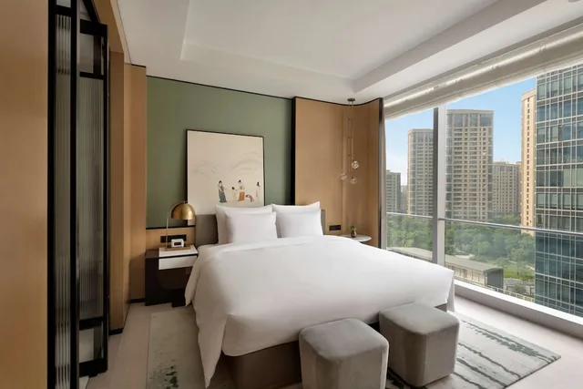Junior Suite, King Bed, City View, Kempinski Hotel Hangzhou 1/2