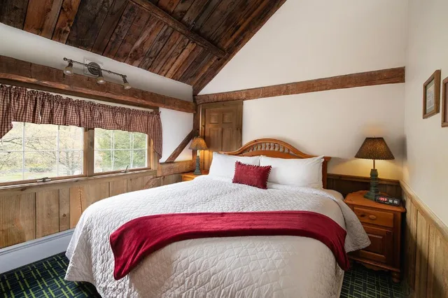 كوخ عائلي، Christmas Farm Inn and Spa 2/3