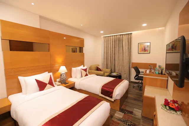 غرفة سوبيريور بسريرين منفصلين لذوي الإعاقة، Hotel La New Delhi 2/4