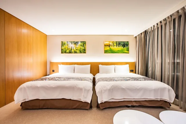 غرفة رباعية بسريرين مزدوجين بشرفة، Mega Hotel Chiayi (ex. Hotel Discover) 3/6