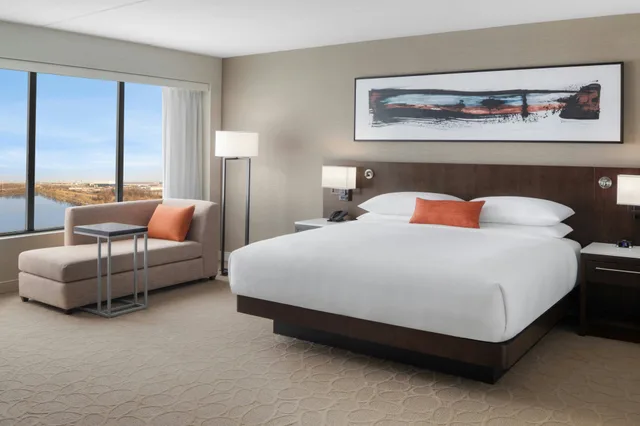 جناح جونيور، Delta Hotels by Marriott Philadelphia Airport 1/3