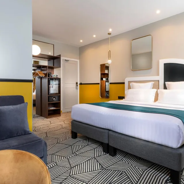غرفة ثلاثية بشرفة، Hotel Elysa Luxembourg 1/3