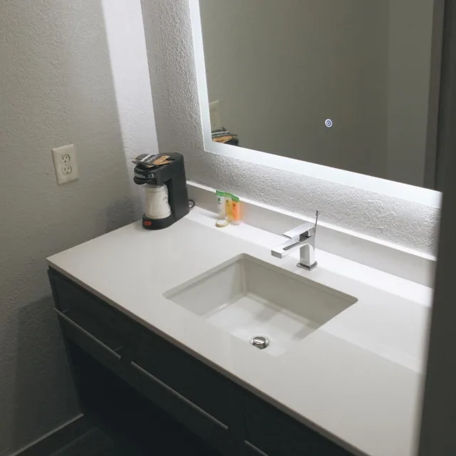Renovated, King Bed, Smoking، All Seasons Inn & Suites 5/9